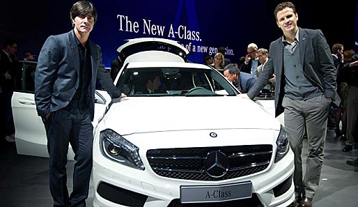 Mercedes-Benz stellt beim Autosalon in Genf die neue A-Klasse vor - und seine beiden neuen Markenbotschafter Mario Götze und Benedikt Höwedes