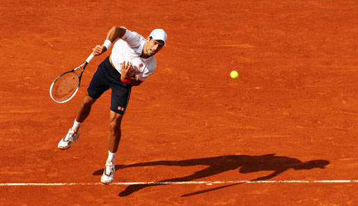 Die Nummer 1 der Welt, Novak Djokovic, tat sich gegen Potito Starace zu Beginn unerwartet schwer, ließ dem Italiener aber am Ende keine Chance