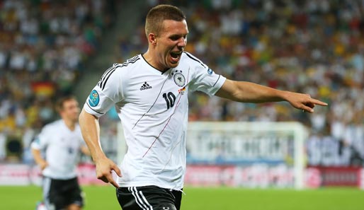 Er machte sich selbst ein Geschenk zum Jubiläum - Podolski traf im 100. Länderspiel zum 44. Mal im DFB-Dress