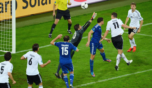 Als Miroslav Klose kurz darauf auch noch das 3:1 besorgte, war die Partie quasi entschieden...