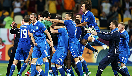 Damit steht Italien im Halbfinale und trifft dort auf Deutschland. Gibt's die Rache für die bittere Pleite bei der Heim-WM 2006?