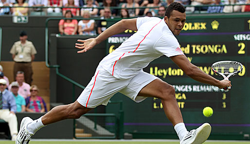 Jo-Wilfried Tsonga legte in seiner Auftaktpartie gegen den Wimbledon-Sieger von 2002, Lleyton Hewitt, eine lupenreine Vorstellung hin und gewann überzeugen in drei Sätzen