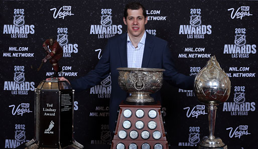 Evgeni Malkin (Pittsburgh Penguins): Hart Memorial Trophy (MVP), Art Ross Trophy (Scoring-Champion) und Ted Lindsay Award (Bester Spieler von der NHLPA gewählt)