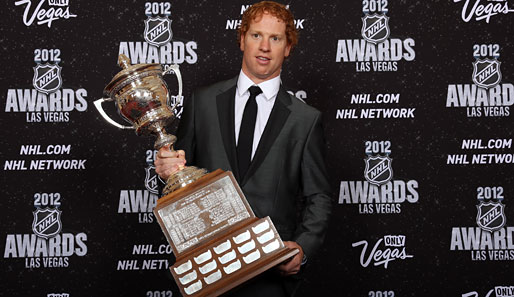 Lady Byng Memorial Trophy (sportsmanlike play): Brian Campbell (Florida Panthers)