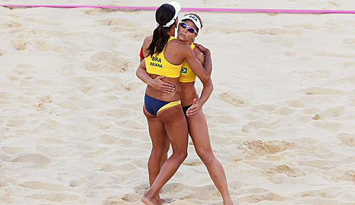 "Halt mich fest und lass mich nie wieder los." Die Brasilianerinnen Larissa und Juliana holten Bronze - besser als nichts