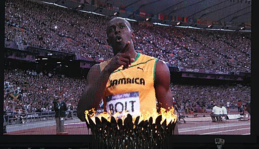 Bolt is on fire! Heute waren zwar nur die Halbfinals dran, aber er kam natürlich sicher durch. Gegen Yohan Blake werden das fantastische 200 Meter
