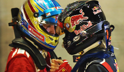 Handshake zwischen Sebastian Vettel und Fernando Alonso. Beim Japan-GP geht das Duell in die nächste Runde