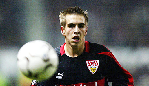 Da die Bayern auf Lahms Position mit Sagnol und Lizarazu bereits bestens besetzt sind, wird er 2003 für zwei Saisons zum VfB Stuttgart ausgeliehen.