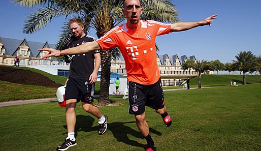 Tag 2 in Doha! Flügelflitzer und Spaßvogel Franck Ribery freut sich schon drauf. Und auf einem Bein stehen...das kann er, der Franck!