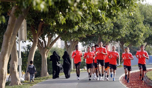 Tag 3 in Doha! Los geht's mit einer ordentlichen Joggingrunde ums Trainingsgelände herum, vorbei an verschleierten Frauen