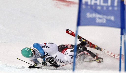 Zubcic rutschte mit dem Ski voran in Neureuthers rechten Unterschenkel, zum Glück stand der Deutsche auf dem linken Bein und seine Bindung ging auf. Danach fuhr der Slalom-Mitfavorit unter leichten Knieschmerzen weiter und sicherte das deutsche Edelmetall