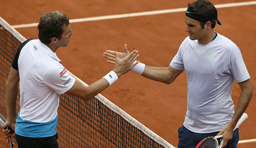 Roger Federer setzte sich souverän gegen den Franzosen Julien Benneteau durch