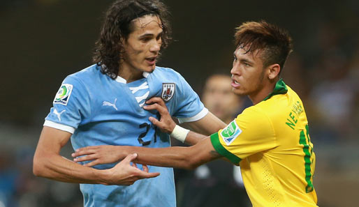Brasiliens Superstar Neymar fiel oft durch Theatralik auf. Hier gerät er mit Edinson Cavani aneinander