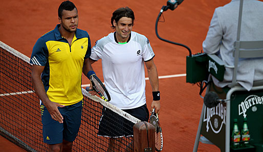 Gegner Nadals im Finale am Sonntag wird sein Landsmann David Ferrer sein. Der Spanier hatte mit Lokalmatador und Federer-Bezwinger Jo-Wilfried Tsonga keinerlei Probleme und siegte in drei Sätzen