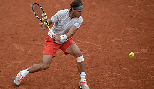 ...dominierte Nadal die Begegnung auf seinem Lieblingsbelag fast nach Belieben