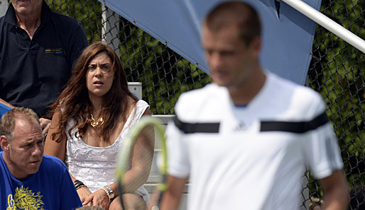 In Wimbledon noch auf dem Platz, jetzt nur noch Zuschauerin: Die kürzlich zurückgetretene Marion Bartoli lässt sich blicken