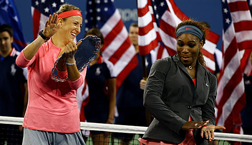 Bei der offiziellen Preisverleihung war Vika jedoch wieder zu Späßen aufgelegt, Serena gibt die Entertainerin