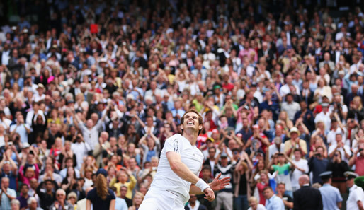 Wie ein Mann standen die Fans auf dem Center Court hinter Andy Murray und feierten nach dem Sieg des Schotten entsprechend ausgelassen