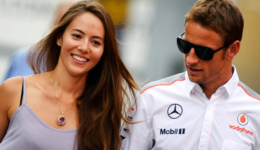 McLaren-Pilot hatte mal wieder sein persönliches Grid Girl mitgebracht: Jessica Michibata durfte die Motivationsarbeit übernehmen
