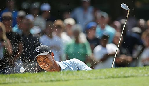 Sein Blick verrät alles: Tiger Woods begann auf Bahn 10 sehr, sehr ordentlich, baute aber auf der zweiten Hälfte mächtig ab. Der Tiefpunkt zum Schluss: Doppelbogey an der 9. Insgesamt nur +1