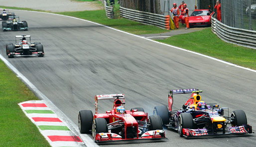 Auf der Jagd nach dem Weltmeister presste sich Fernando Alonso erst an Mark Webber vorbei...