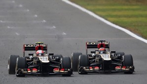 Kimi Räikkönen (r.) übernahm nach dem Restart den zweiten Rang von Teamkollege Romain Grosjean. Der Franzose hatte die Tür zu weit offen gelassen