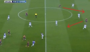 Während Messi eher unbeteiligt langsam zurücktrabt, zieht Neymar (oben) den Sprint in die Tiefe an