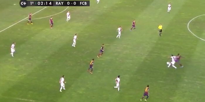 So ist Barca zu knacken: Song verliert den Zweikampf, fünf Barca-Spieler sind vor dem Ball