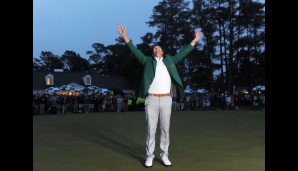 Wenn ein grünes Jacket einfach glücklich macht - dann hat man soeben das Golf Masters in Augusta gewonnen. 2013 durfte sich Adam Scott den feinen Zwirn überstreifen