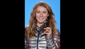 Goldig, einfach nur goldig! Mikaela Shiffrin bekam die Medaille für ihren Slalom-Olympiasieg