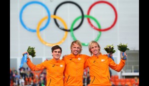 Die Niederländer feiern derweil schon wieder einen Dreifachsieg beim Eisschnelllauf... Die Zwillinge Michel und Ronald Smulder räumten zusammen mit Jan Smeekens ab