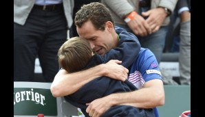 Große Gefühle gab es ebenfalls: Michael Llodra feierte seinen Profi-Abschied in Roland Garros und herzte aus diesem Anlass seinen Sohn