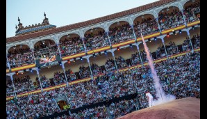 Vorhang auf für die 12. Auflage der Red Bull X-Fighters in Madrid in Folge. Die legendäre Stierkampfarena war bereit wie eh und je