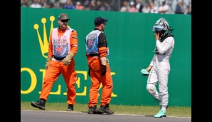 Ein Getriebeschaden machte Rosberg zum Fußgänger und ließ seinen Vorsprung in der WM auf vier Punkte schrumpfen