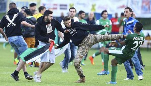 Bei einem Tetspiel zwischen Maccabi Haifa und dem OSC Lille stürmten anti-israelischen Fans den Platz