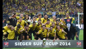 So sehen Sieger aus: Der BVB feiert den Triumph beim Supercup 2014