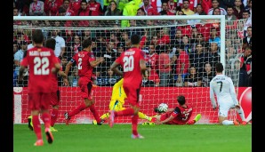 Kein Wunder, dass die Defensive von Sevilla gegen diese Offensivpower aus Madird nicht lange stand hielt. Nach 30. Minuten traf Ronaldo zum 1:0