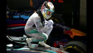 Ein Mann, ein Sieg, eine Pose - Lewis Hamilton holt sich mit seinem siebten Saisonsieg die WM-Führung zurück