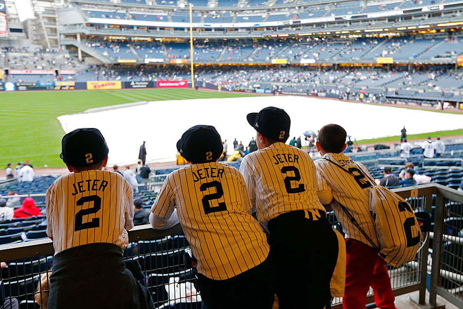 Derek Jeter gab sein letztes Spiel im Yankee Stadium, was sich natürlich keiner seiner Fans entgehen lassen wollte