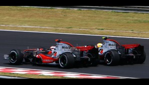 Platz 3, Fernando Alonso vs. Lewis Hamilton: McLaren. Das Duell des Doppelweltmeisters gegen den ungestümen Rookie schrieb Formel-1-Geschichte. Nicht nur, weil Kimi Räikkönen den Teamkollegen den Titel 2007 mit je einem Zähler Vorsprung wegschnappte.