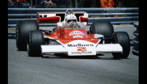 Platz 6, Jochen Mass vs. James Hunt: Das nächste McLaren-Duell: Hermann the German gegen den Londoner Lebemann. Mass war nicht viel langsamer, doch sein Teamkollege bekam die leistungsstärkere Ausbaustufe der Cosworth-Motoren und war damit unschlagbar.