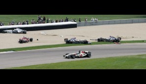 Auch beim nächsten Rennen in den USA lief es eher mittelmäßig: Acht Autos kollidierten nach dem Start, Montoya fuhr seinem eigenen Teamkollegen ins Auto. Sieben Tage später war seine Formel-1-Karriere beendet. McLaren-Mercedes setzte ihn vor die Tür.