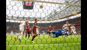 9. Spieltag: Stuttgart gewinnt ein total beklopptes Spiel in Frankfurt nach 3:1-Führung und 3:4-Rückstand mit 5:4. Gentner gelingt der Siegtreffer