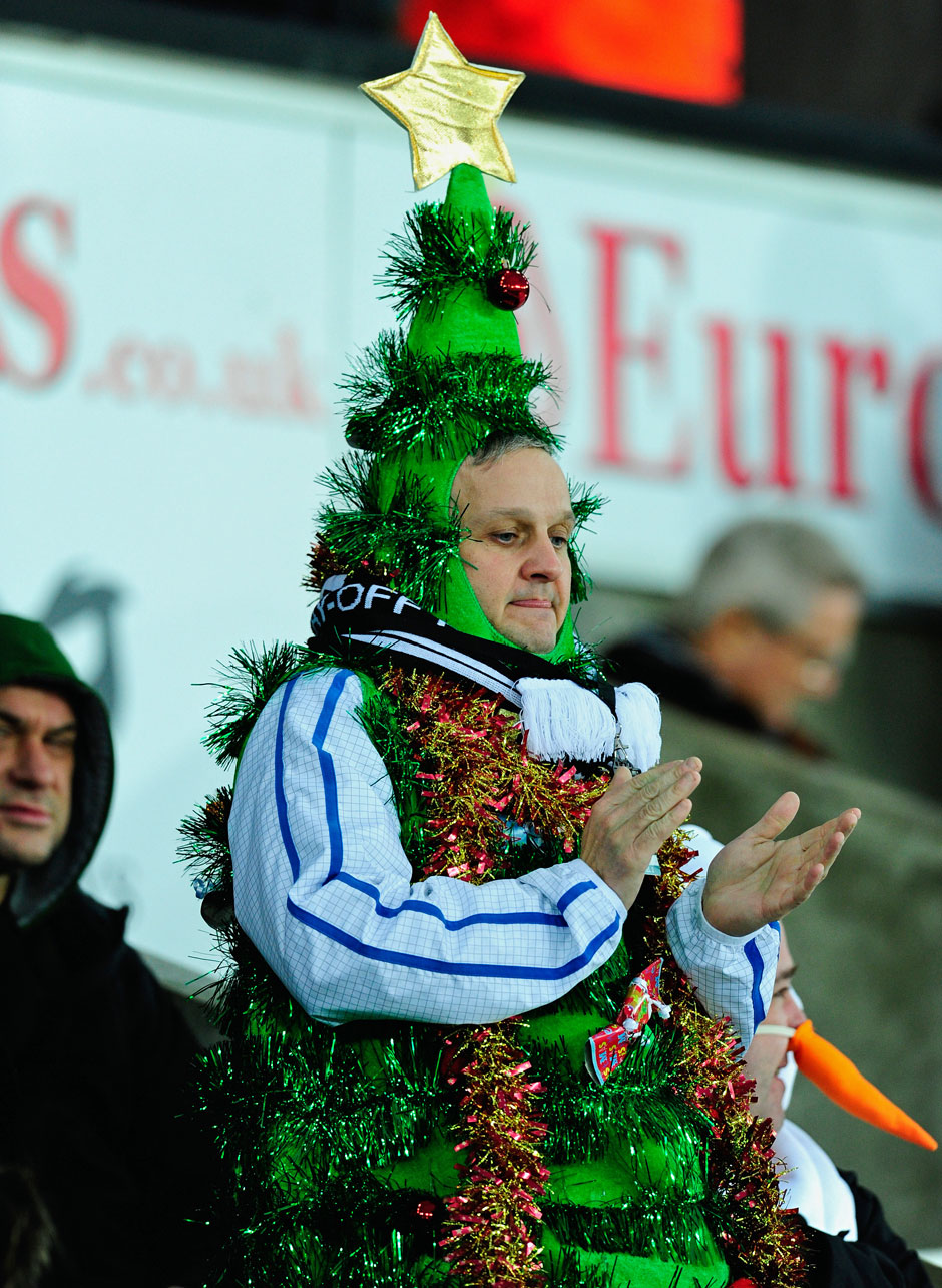 Boxing Day ist, wenn der Engländer Weihnachten, Fasching und Fußball gleichzeitig zelebriert. Allerhand Albernheiten inklusive