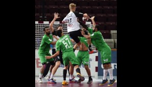 Danach wurde dann auch Handball gespielt - und das aus deutscher Sicht auch erwartungsgemäß sehr erfolgreich, Matthias Musche überspringt hier die saudische Verteidigung
