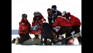 Einen schlimmen Sturz beim Zielsprung erlebte Ondrej Bank. Der Tscheche wurde mit Kopfverletzungen abtransportiert