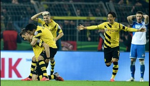 Der alte Mann und das Tor: Sebastian Kehl ballert per Dropkick seine Borussia ins Halbfinale