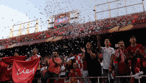SEVILLA - FLORENZ 3:0: Die Fans von Sevilla stimmen sich ausgiebig auf die Halbfinalpartie ein - Konfetti darf auch nicht fehlen