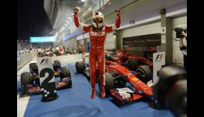 Die Freude nach dem Rennen fiel entsprechend groß aus. Neben dem bekannten Vettel-Finger gab es auch einen Jubel-Sprung