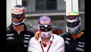 Zur Unterstützung holten sie sich einen Botschafter, der verkleidet durch das Fahrerlager tourte. Wer erkennt den Mann zwischen Nico Hülkenberg und Sergio Perez?